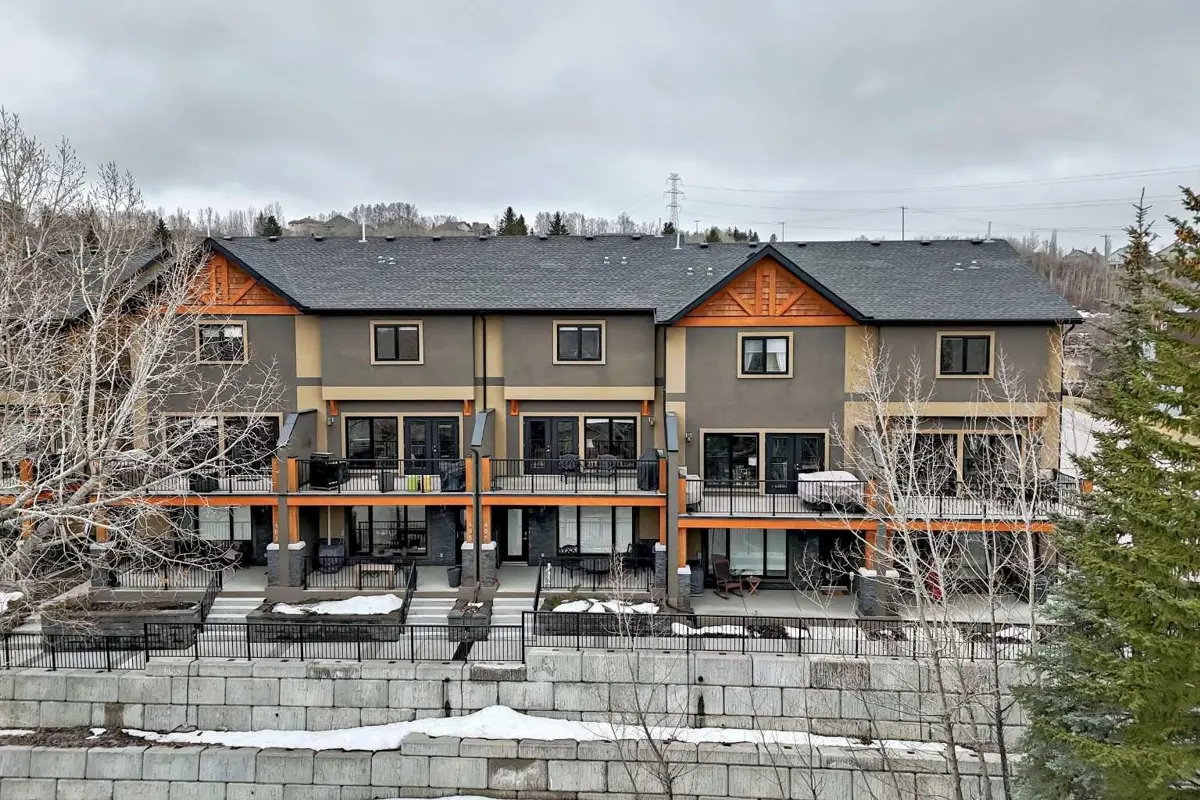 405 Valley Ridge Manor NW, Calgary, Alberta T3B6C4 For Sale | HouseSigma