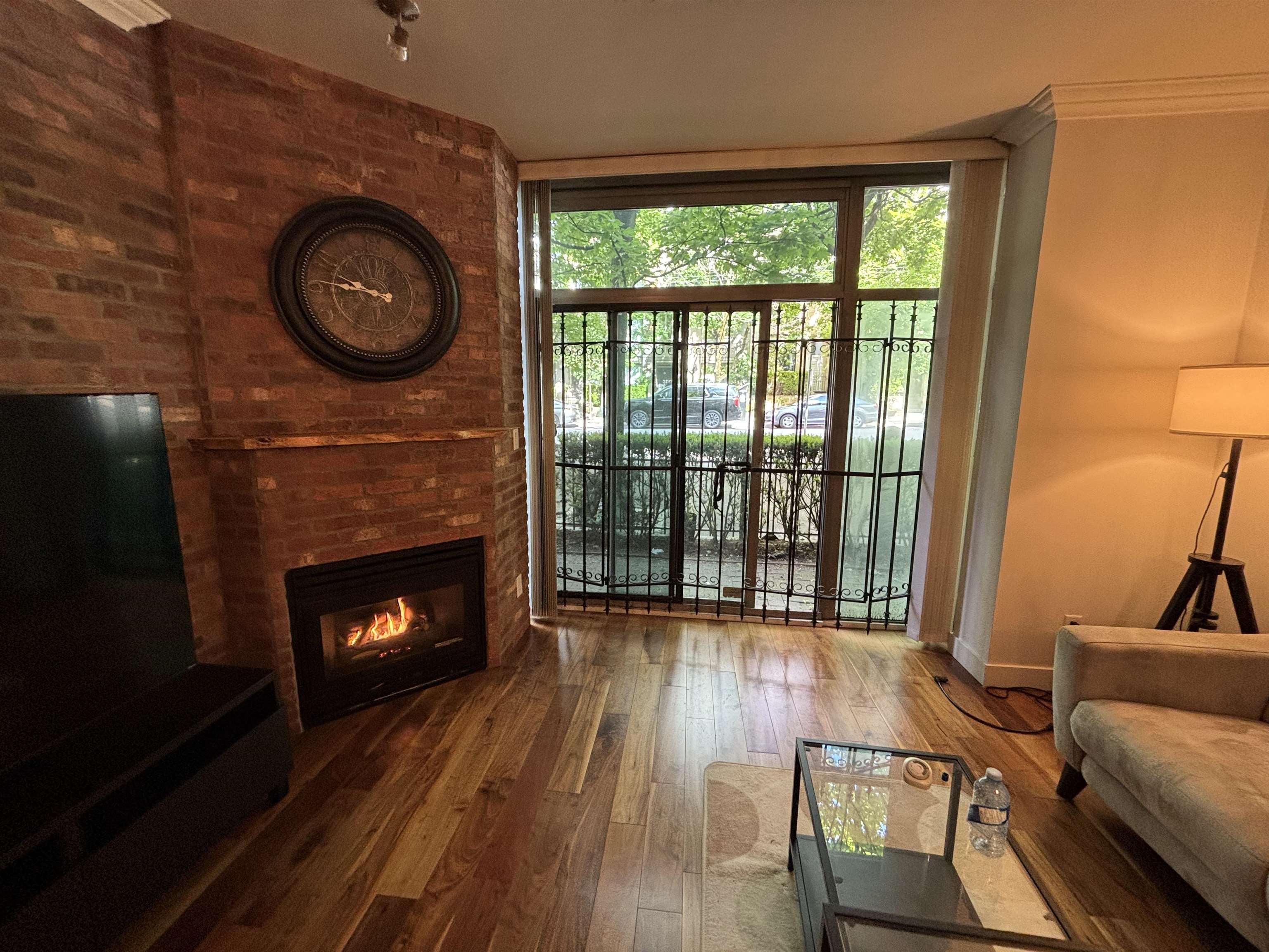 Unit xx2 - 928 Richards Street, Vancouver 4