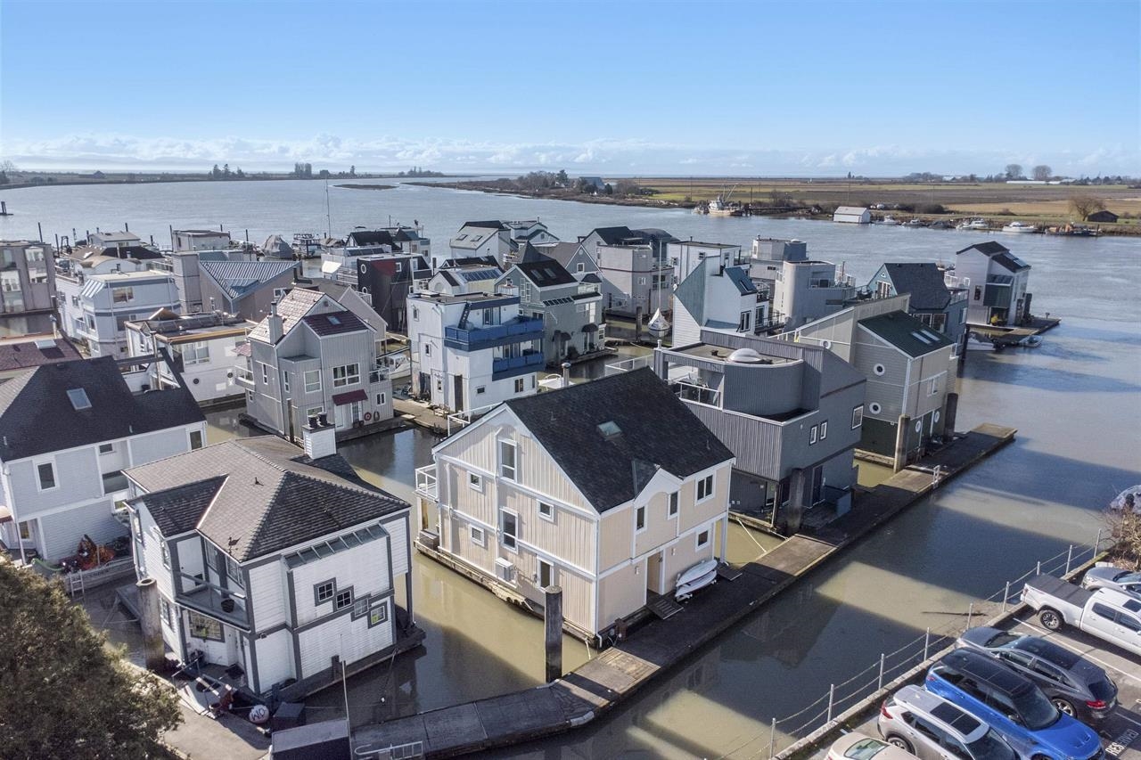 Unit 10 - 3459 River Road, Delta 4