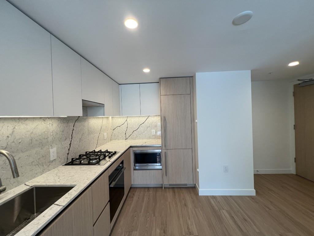 Unit 409 - 2135 Springer Avenue, Burnaby 3