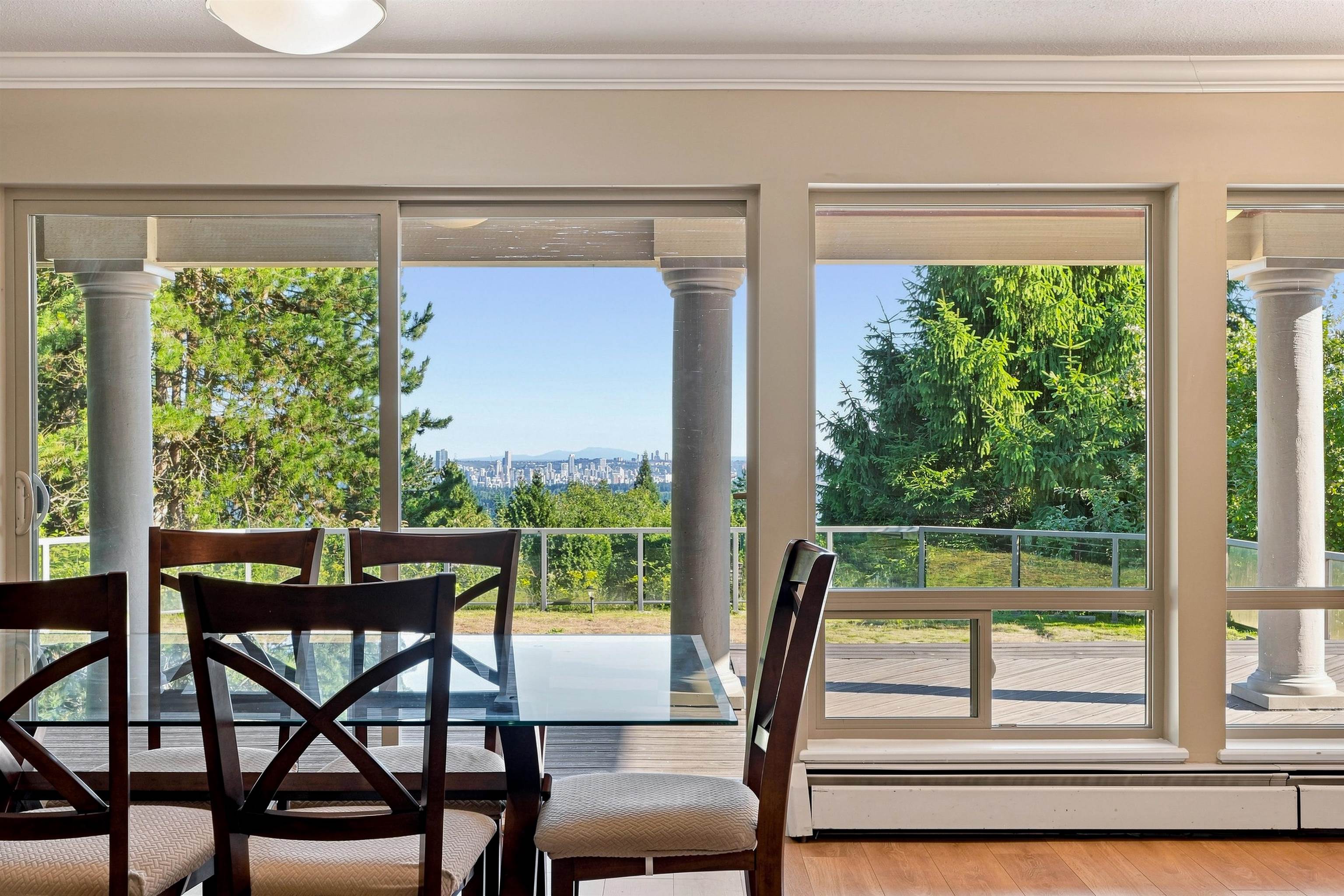 Unit Lower - 2426 Westhill Court, West Vancouver 2