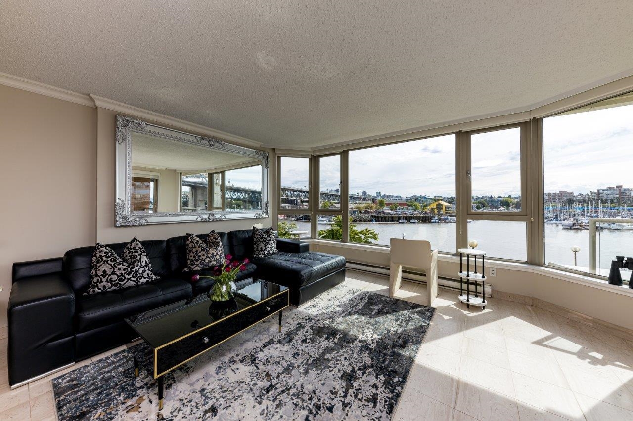Unit 304 - 1675 Hornby Street, Vancouver 3