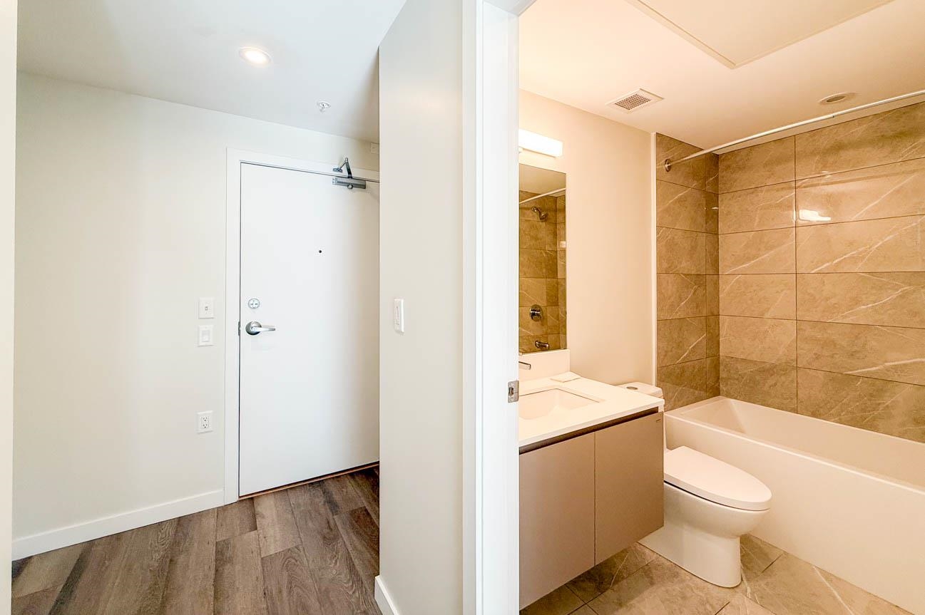 Unit 400 - 3588 Hull, Vancouver 3