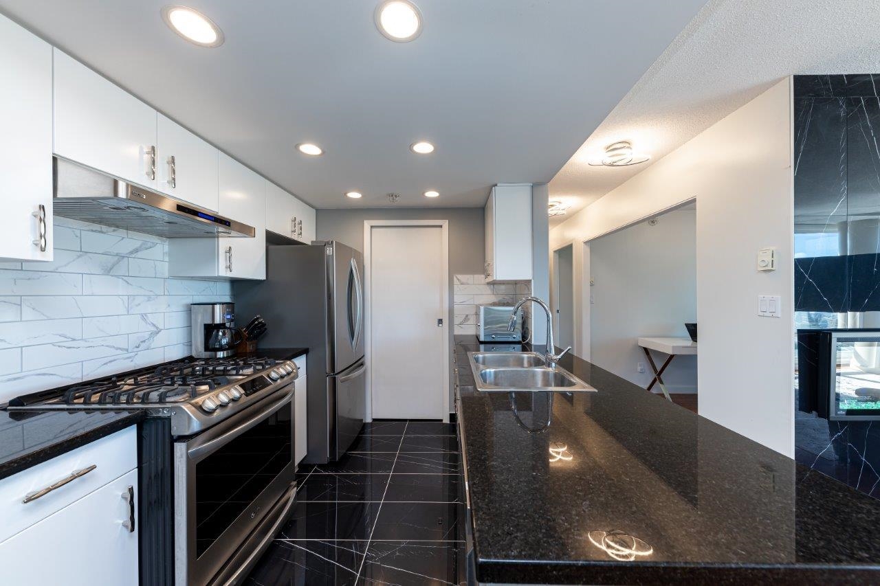 Unit 2905 - 1033 Marinaside Crescent, Vancouver 2