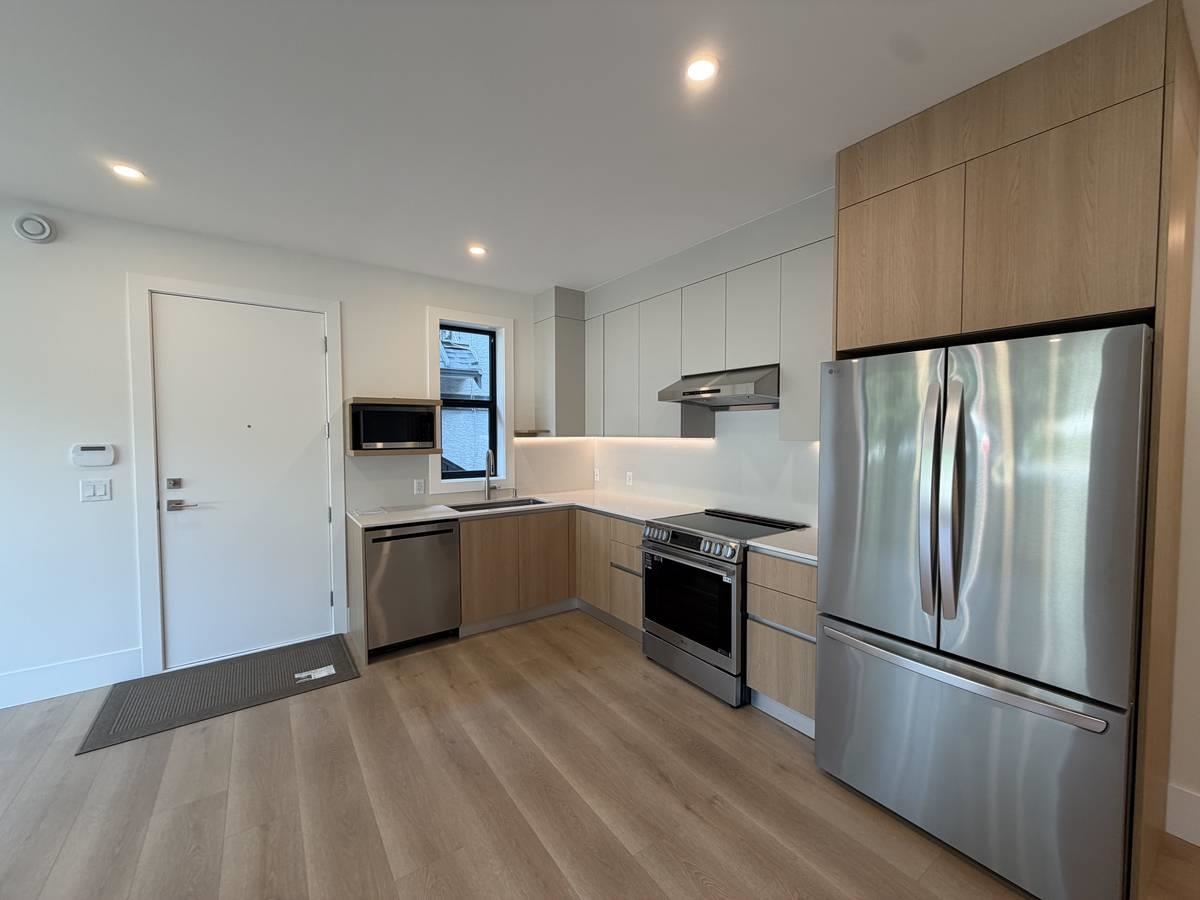 Unit Basement - 9X3 Suite Westmount Drive, Port Moody 4