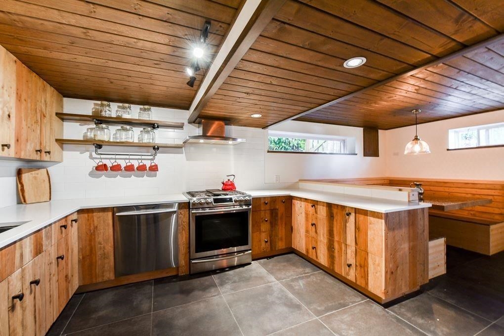 Unit Lower - 9686 Princess Drive, Surrey 3