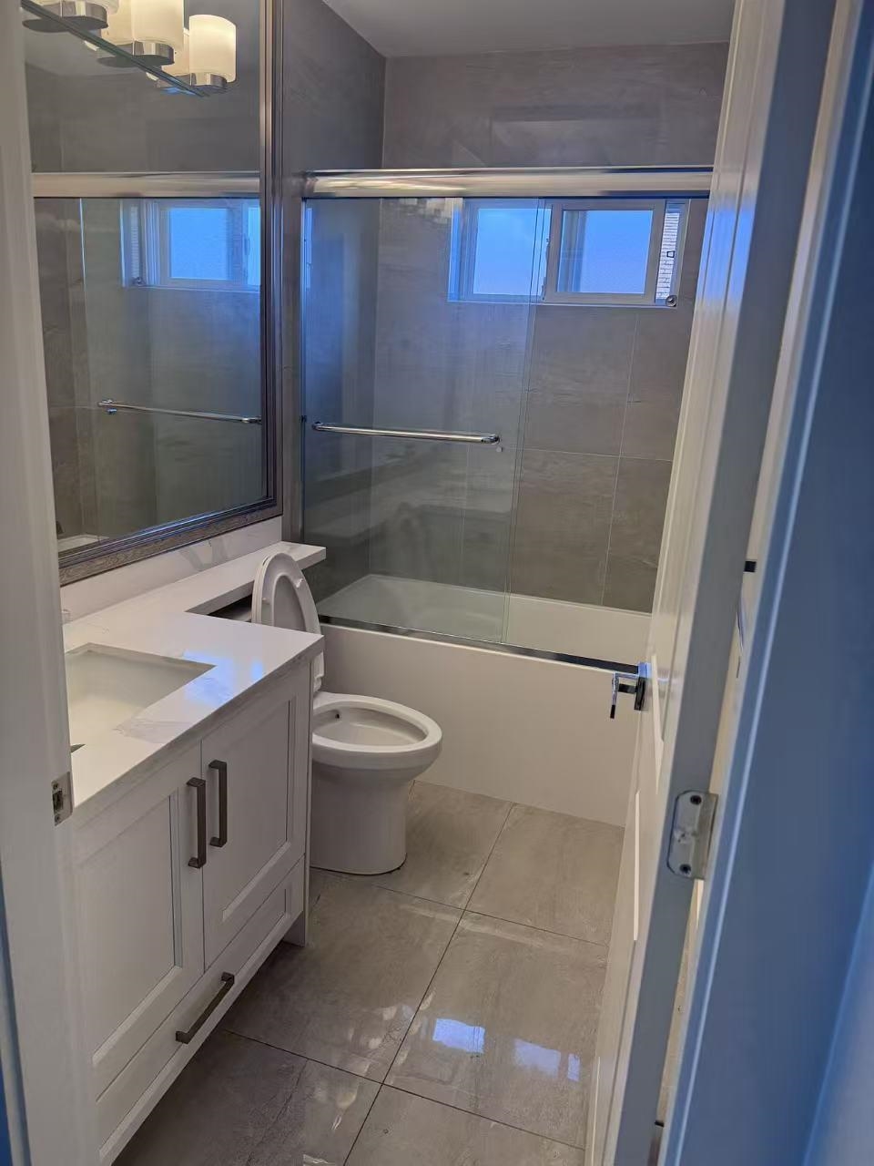 Unit upper floor - 8208 Ash Street, Richmond 2