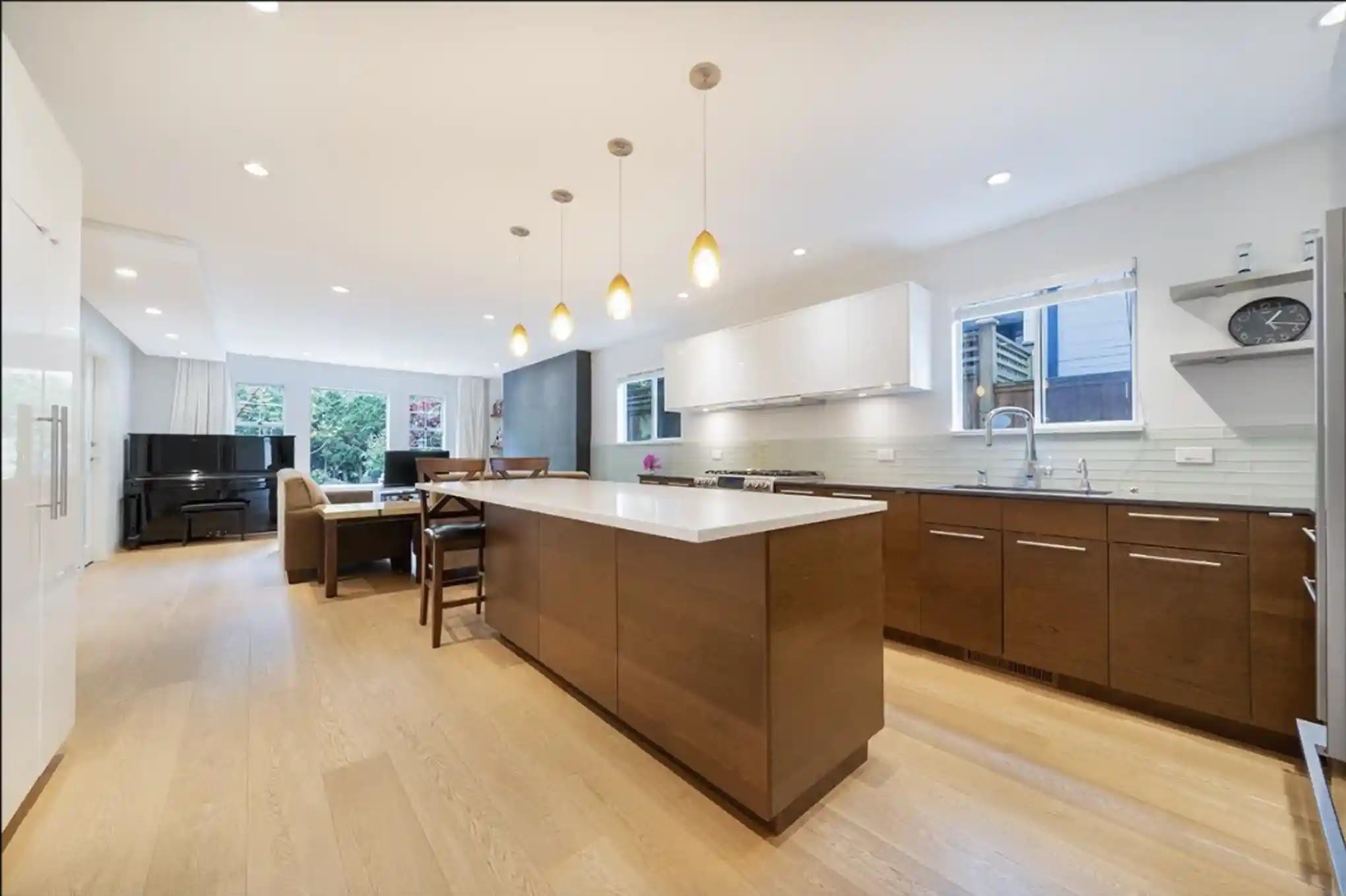 Unit Ground Floor - 453X 16th Ave W, Vancouver 3