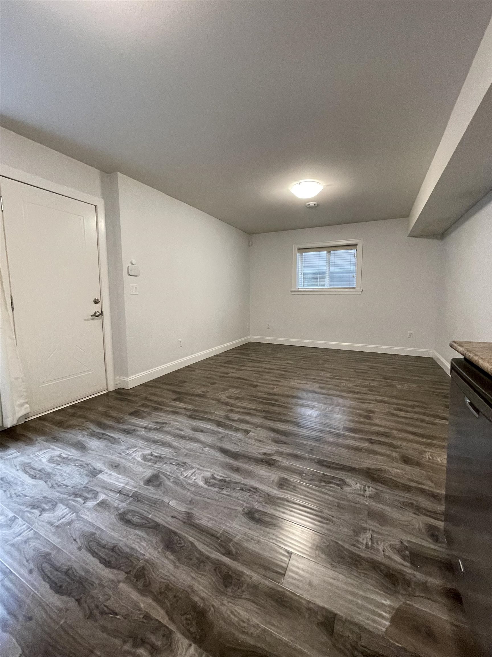 Unit bsmt - 7333 194 Street, Surrey 3
