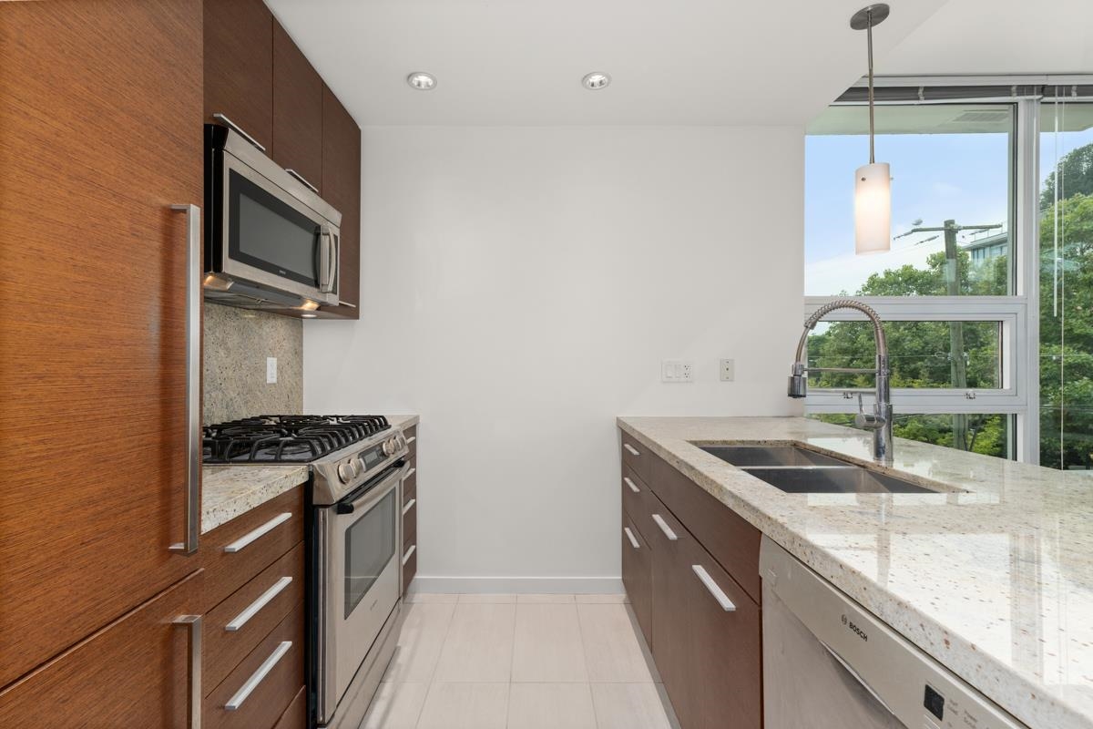 Unit 302 - 2528 Maple Street, Vancouver 2