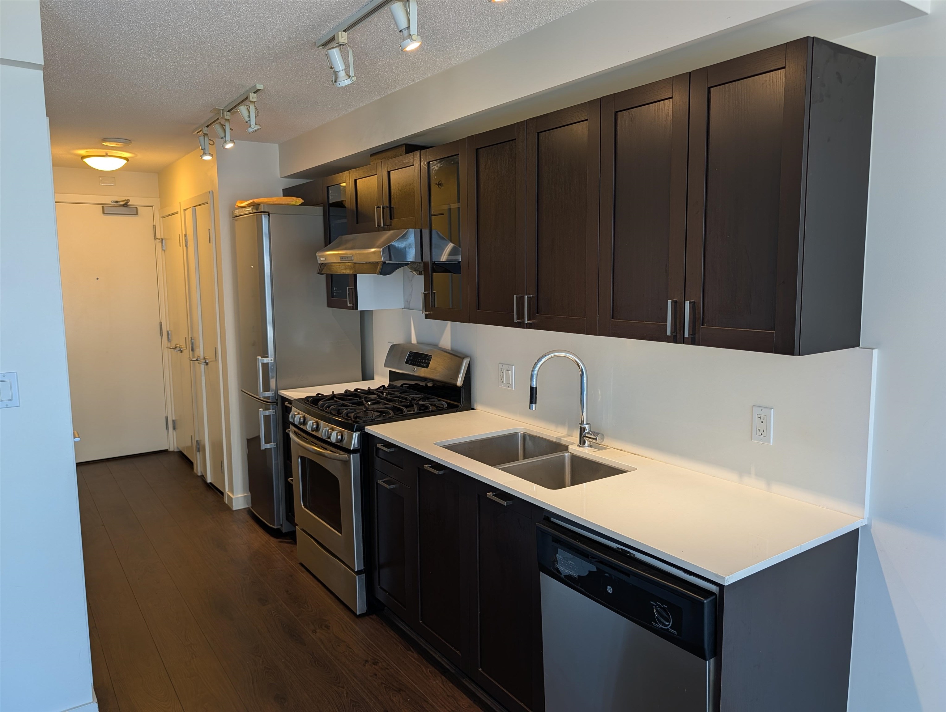 Unit 304 - 4818 Eldorado Mews, Vancouver 2