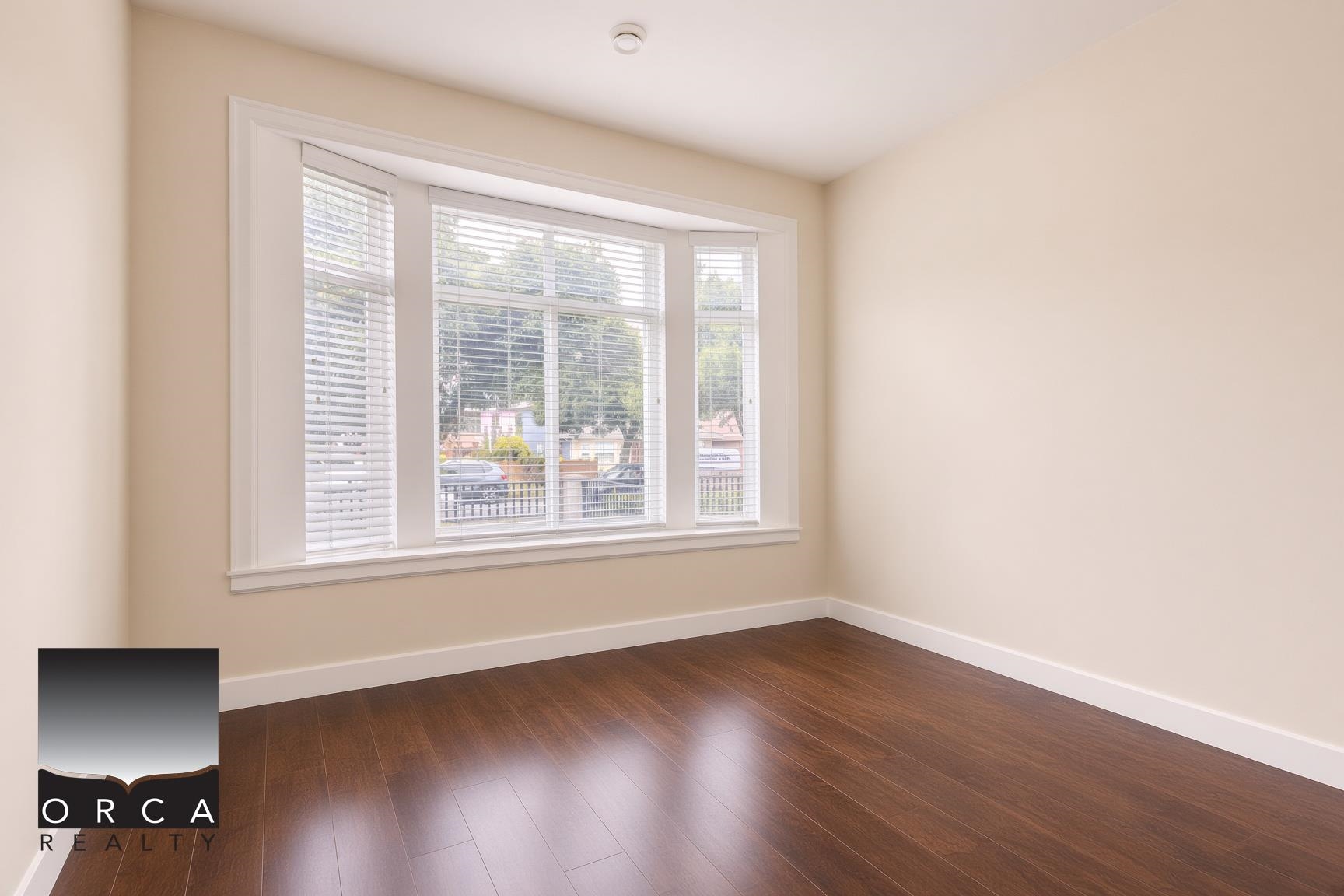 2572 E 2nd Avenue, Vancouver 3