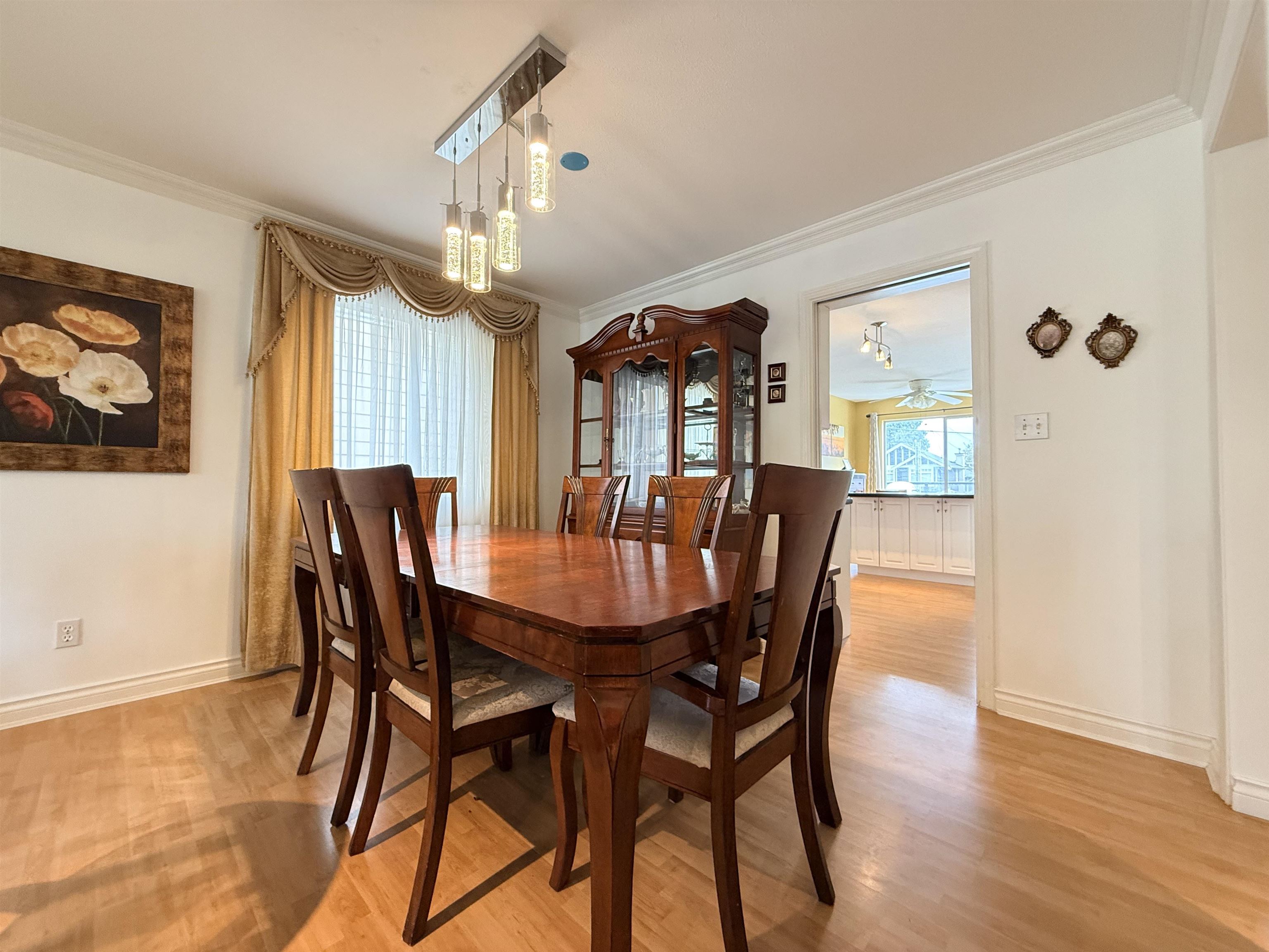 Unit Main House - 335 27th Street W, North Vancouver 4