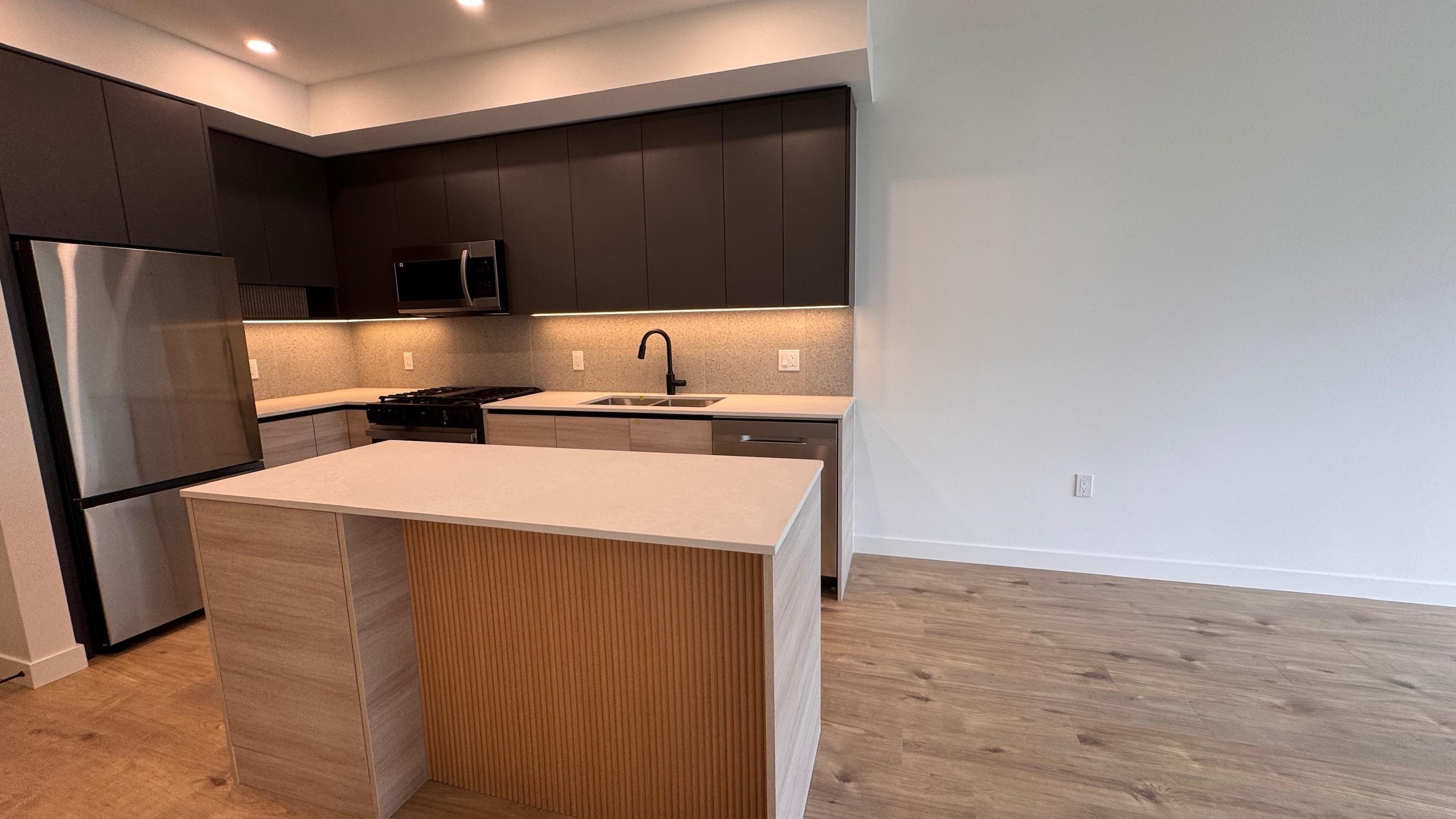 Unit 3xx - 9688 University Crescent, Burnaby 3