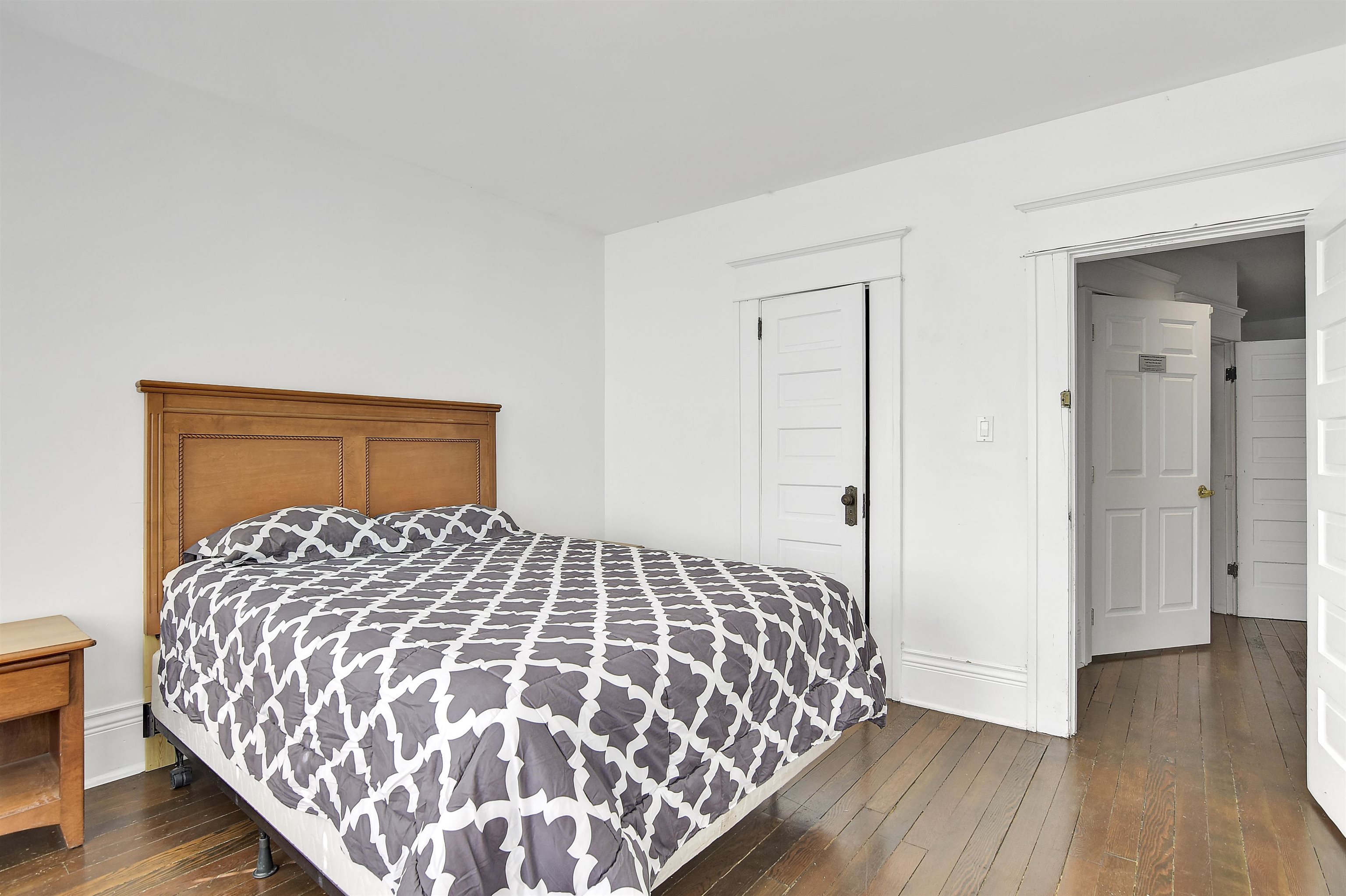 Unit 2 - 1517 Comox Street, Vancouver 4