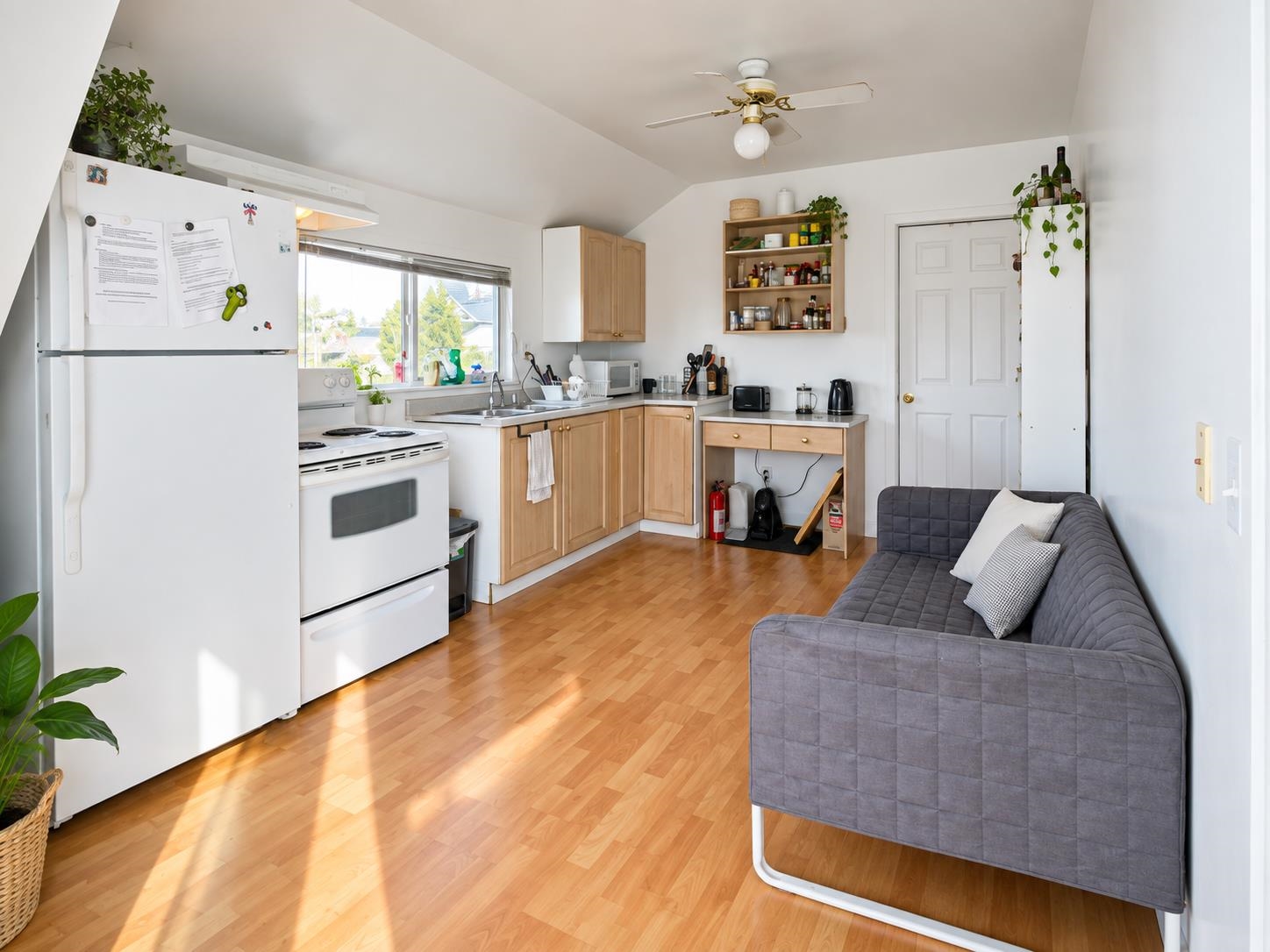 Unit Top - 4265 Slocan Street, Vancouver 2