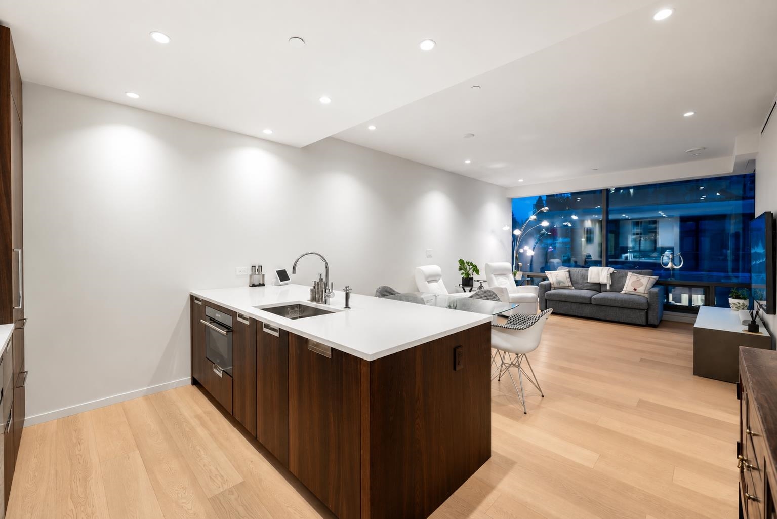 Unit 402 - 1355 Bellevue Avenue, West Vancouver 3