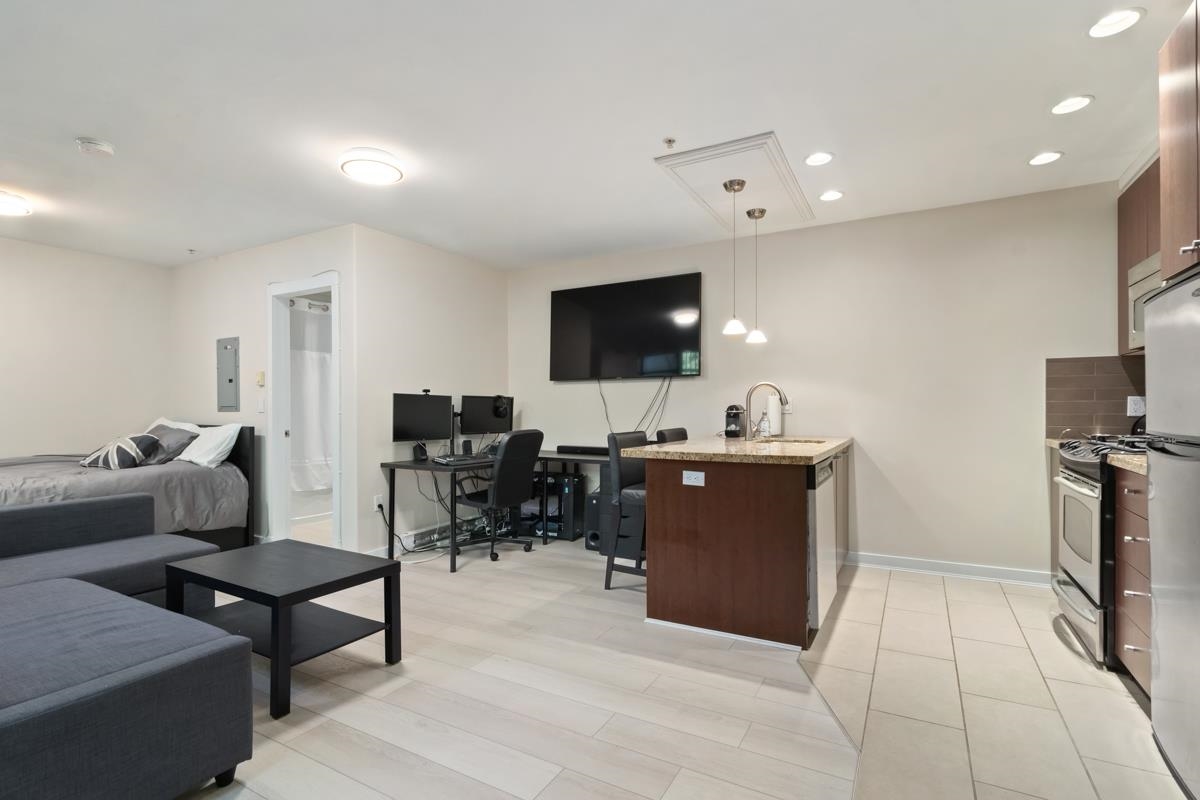 Unit 22 - 1863 Wesbrook Mall, Vancouver 3