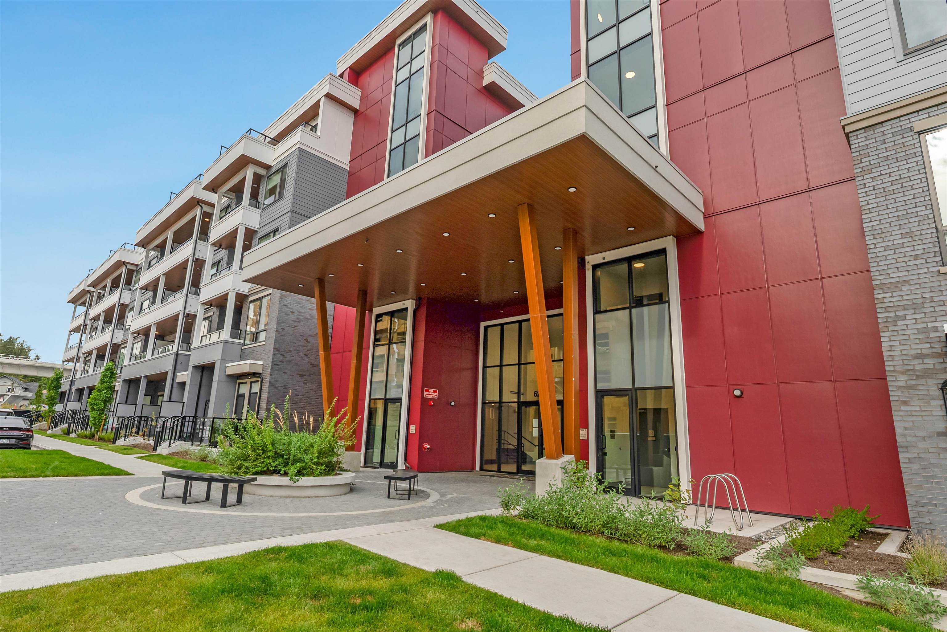 Unit 107 - 6270 Gosseberry Drive, Surrey 4