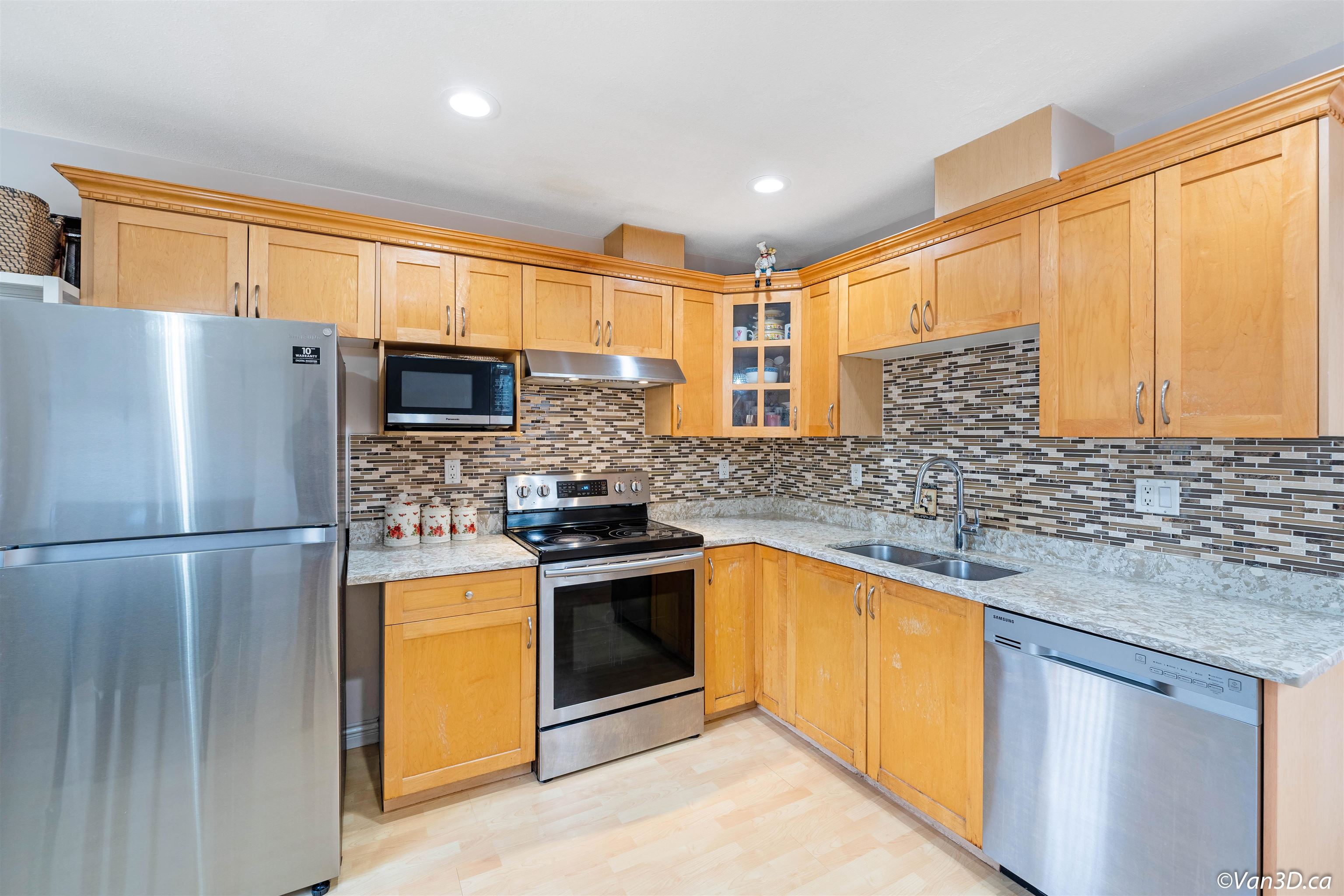 5422 Norfolk Street, Burnaby 4