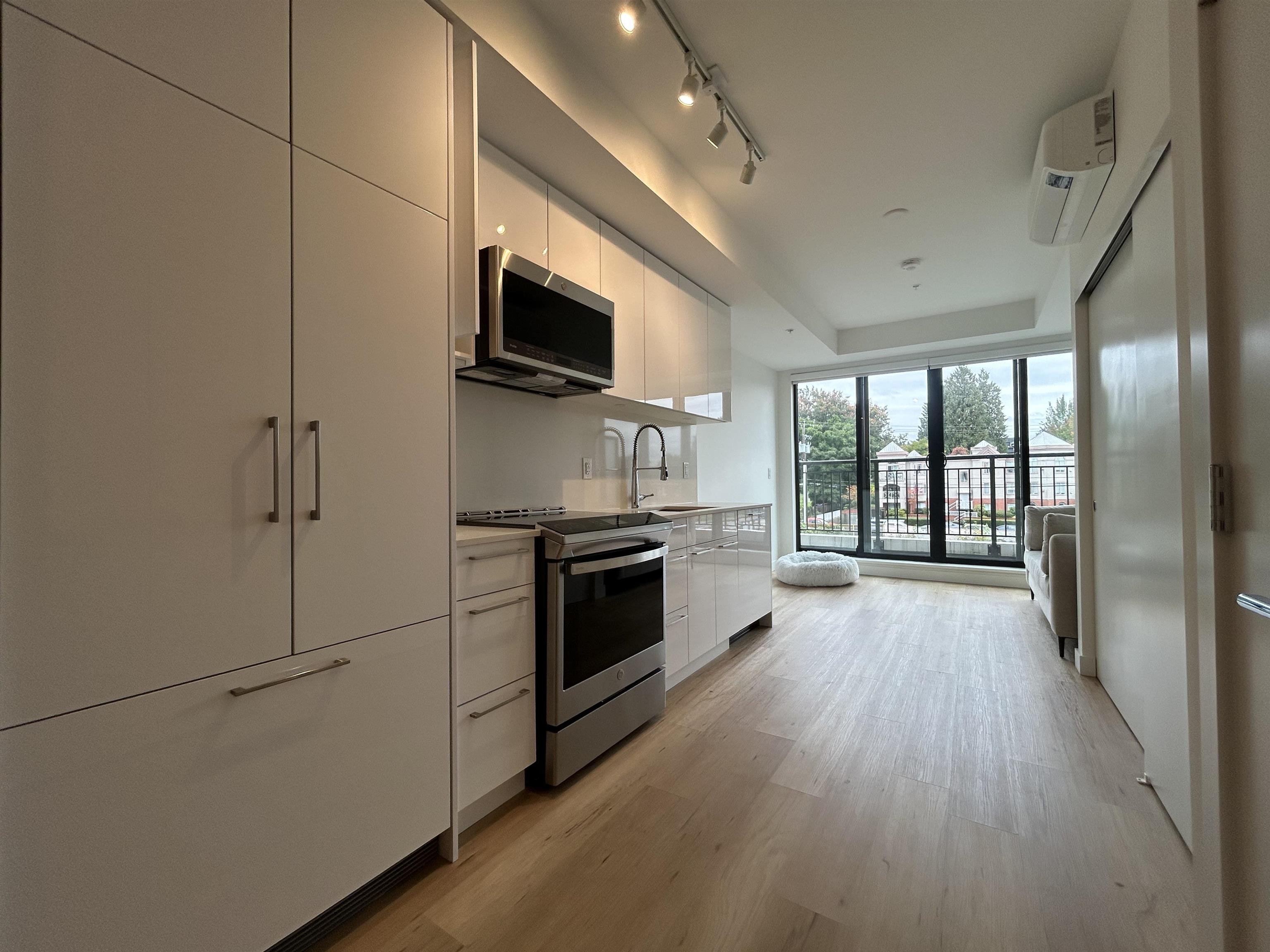 Unit 202 - 2446 Shaughnessy Street, Port Coquitlam 2