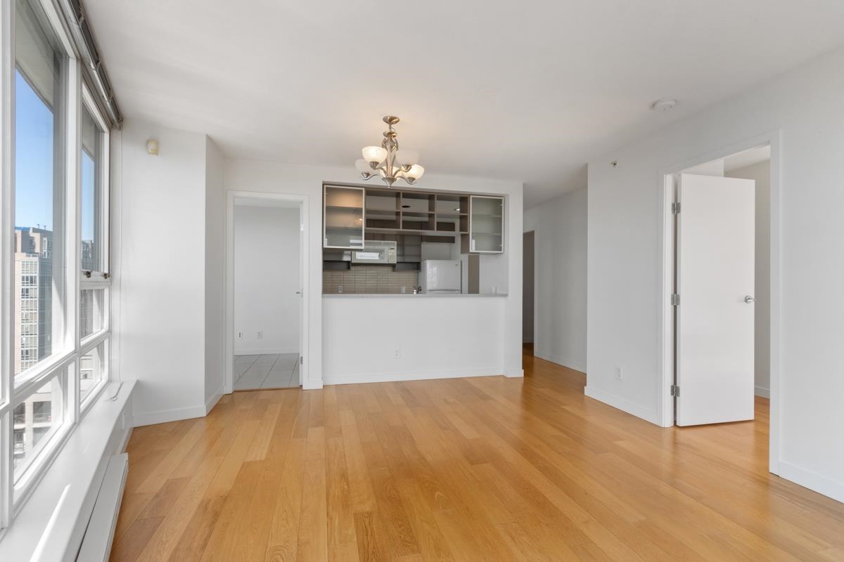Unit 3102 - 928 Beatty Street, Vancouver 3
