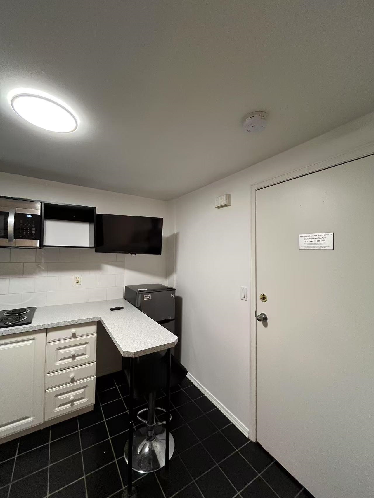 Unit 5 - 1517 Comox Street, Vancouver 2