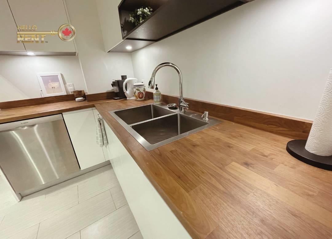 Unit 103 - 4390 Gallant Avenue, North Vancouver 3