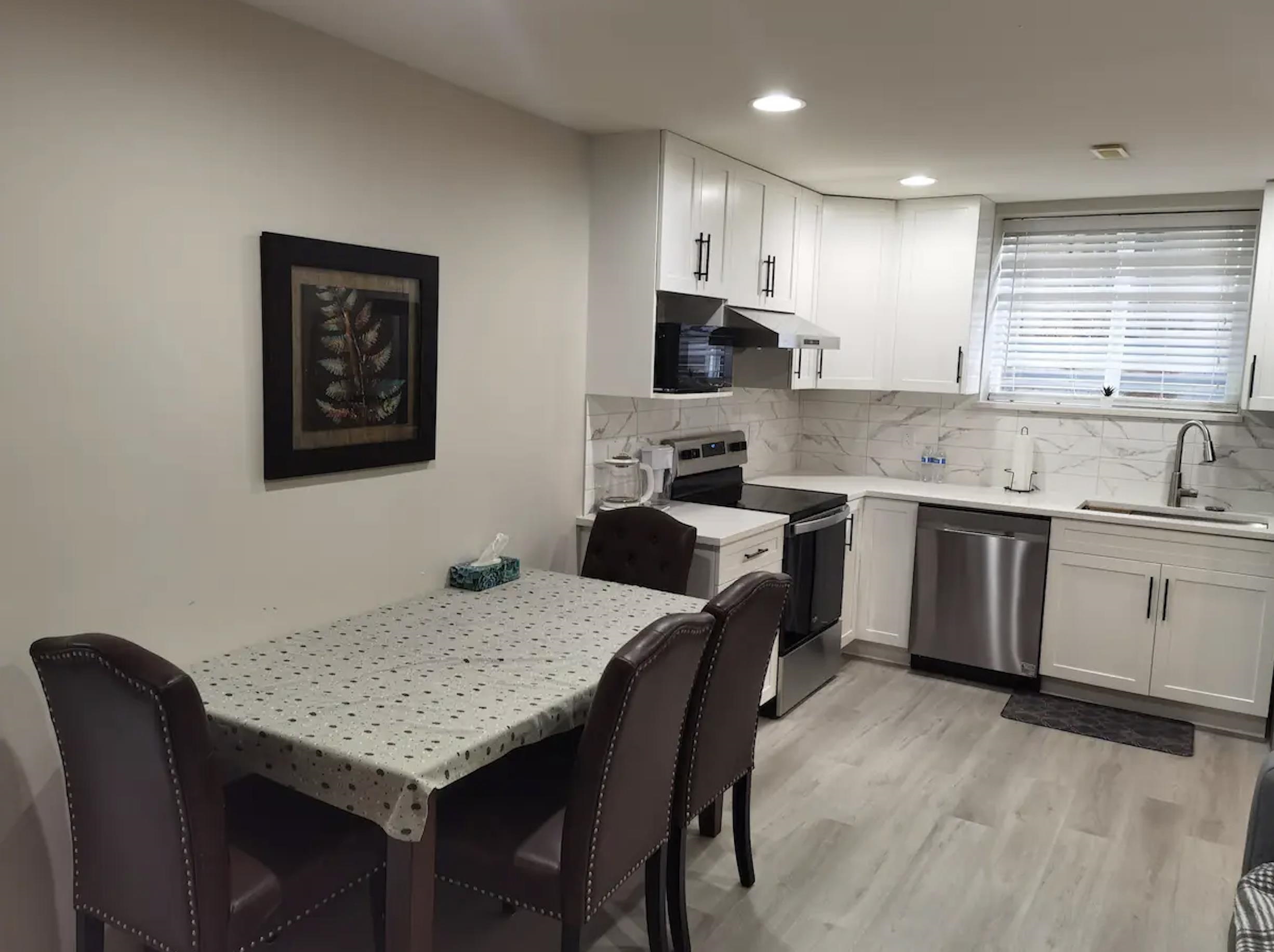 Unit Basement - 16619 61 Avenue, Surrey 3
