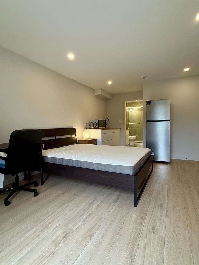 Unit studio - 6252 Kitchener Street, Burnaby 3