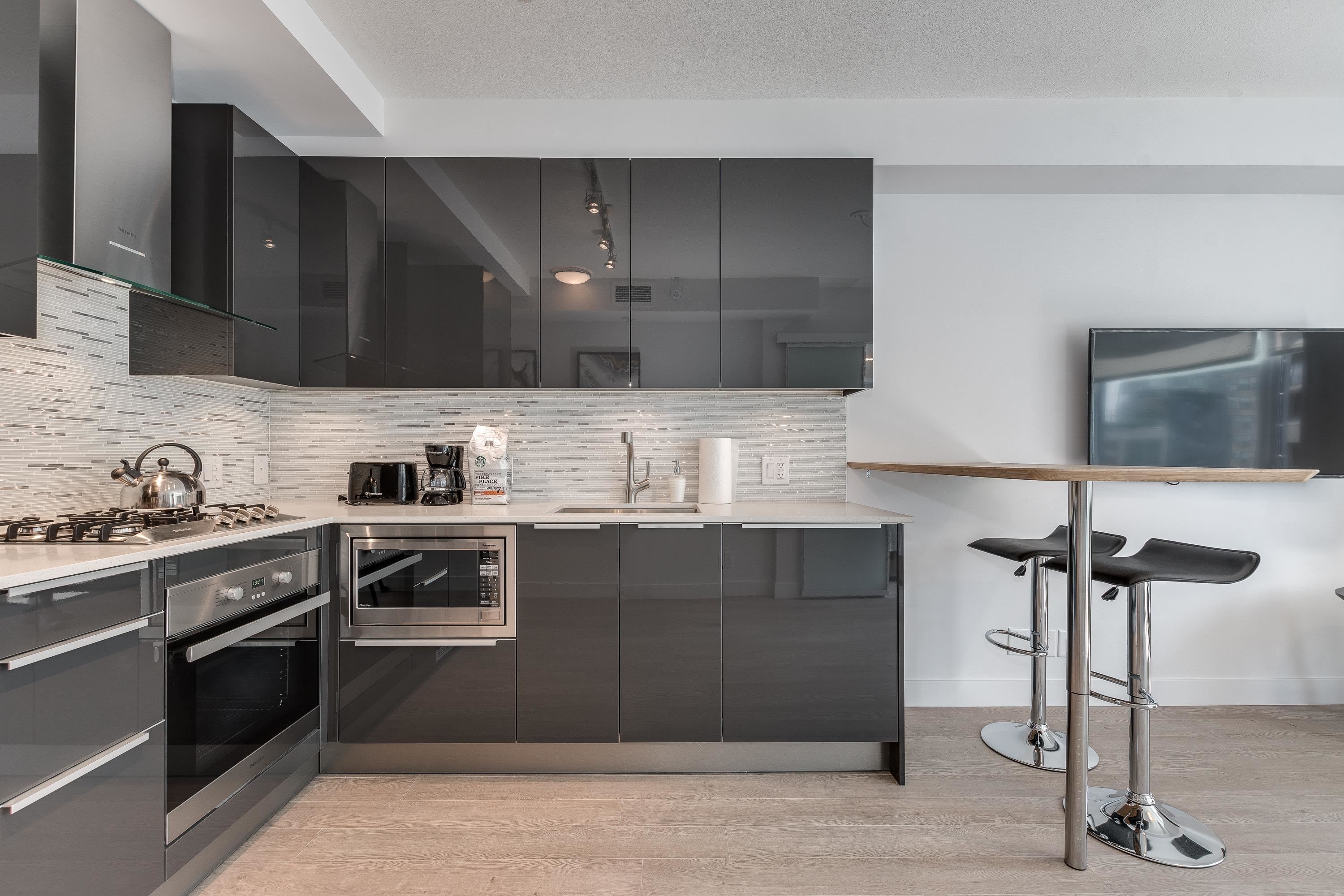 Unit 605 - 1283 Howe Street, Vancouver 2