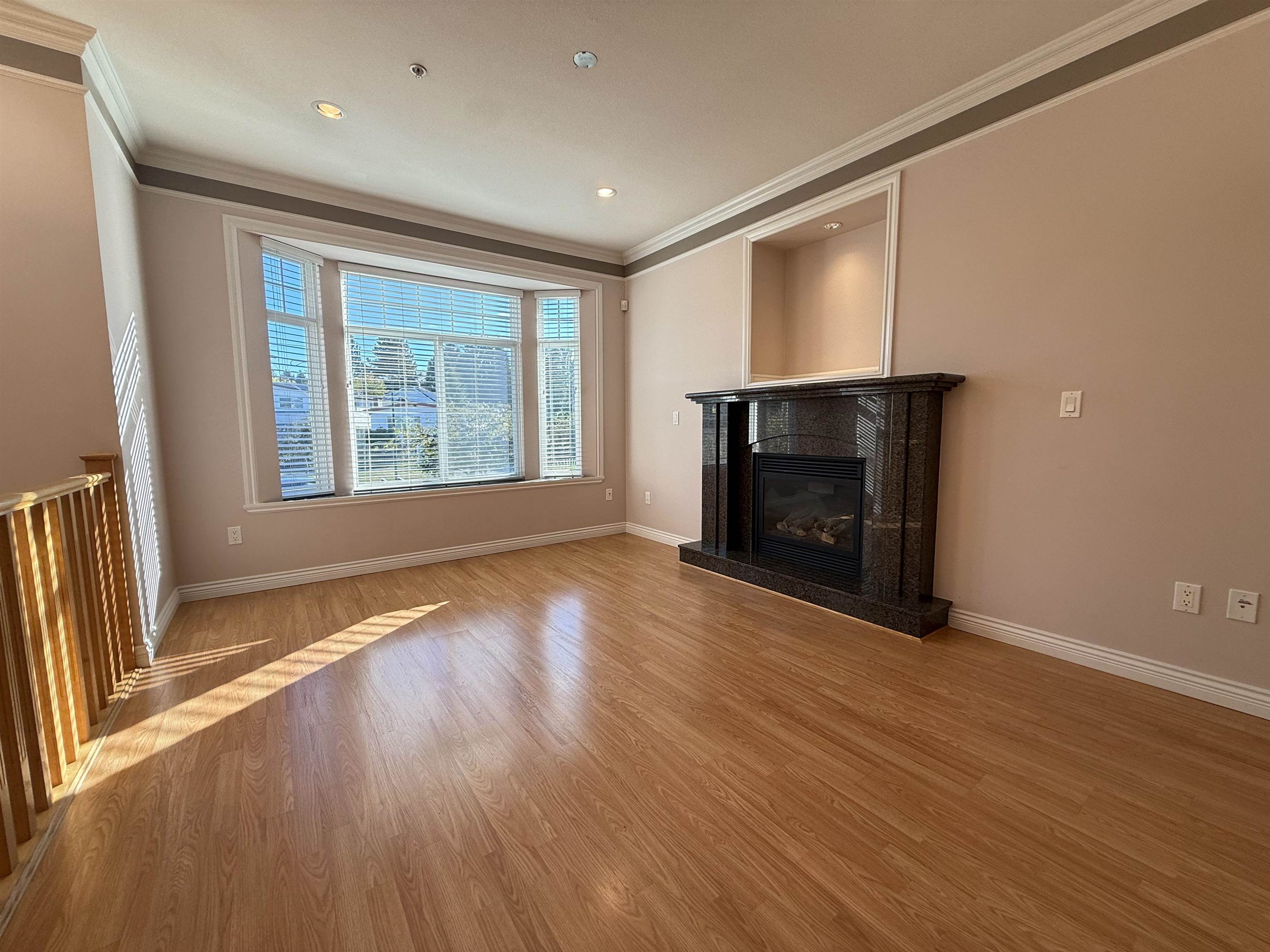 3021-Upper 29th Avenue E, Vancouver 2