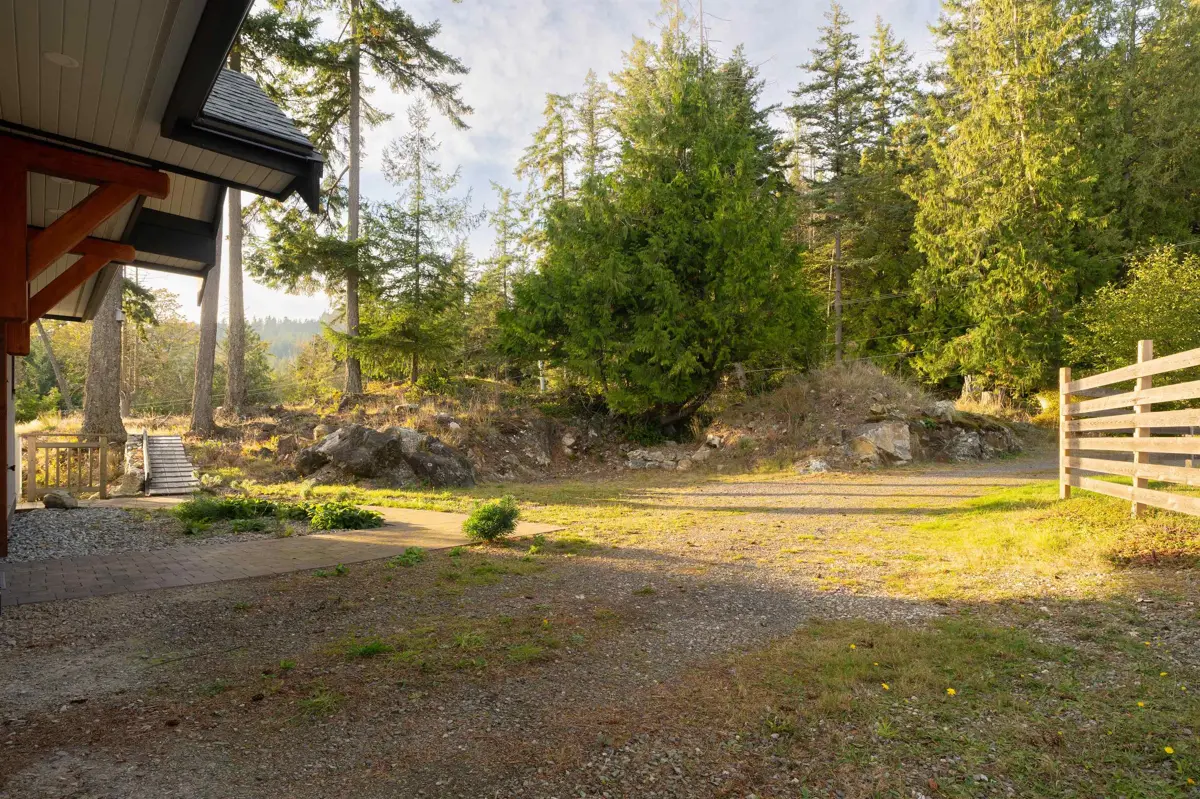 897 Cowan Point Drive, Bowen Island, British Columbia V0N1G2 For Sale ...